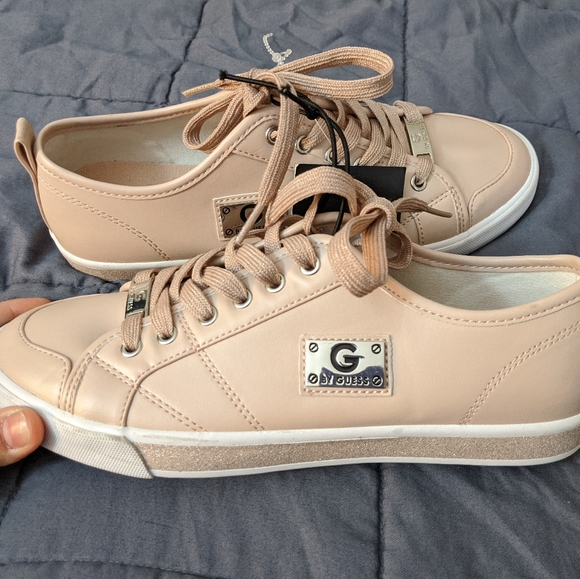 Shoes - Picture 3 of 4